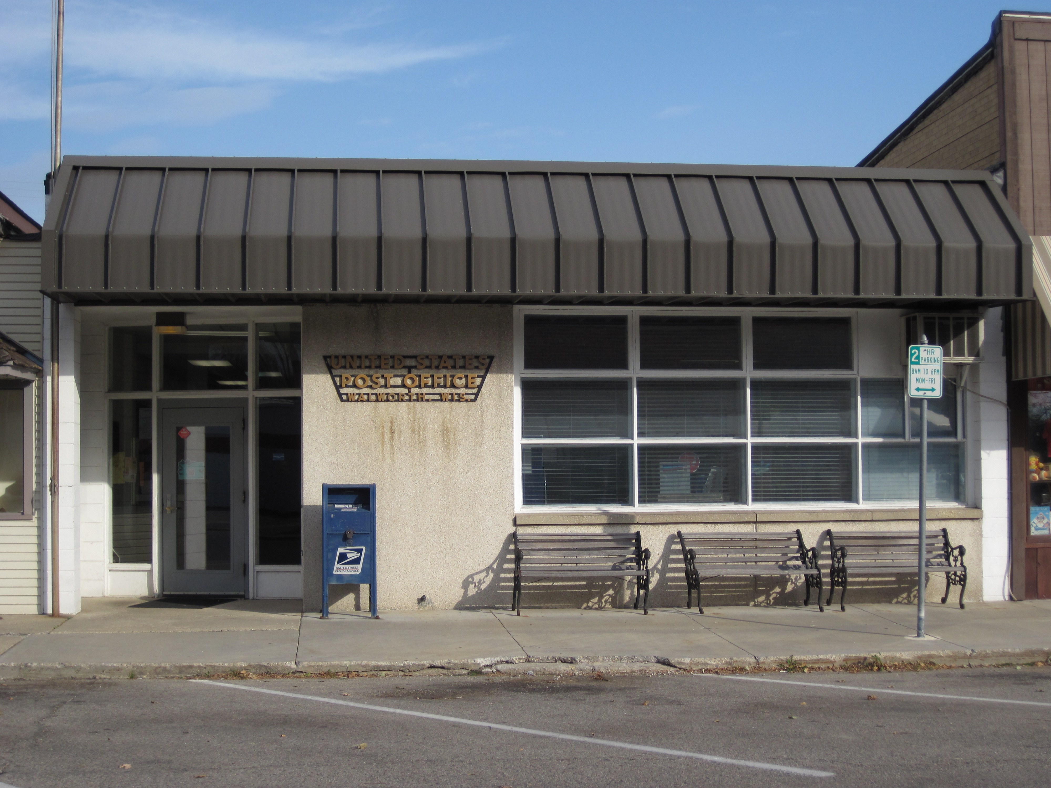 waterloo wi post office hours today