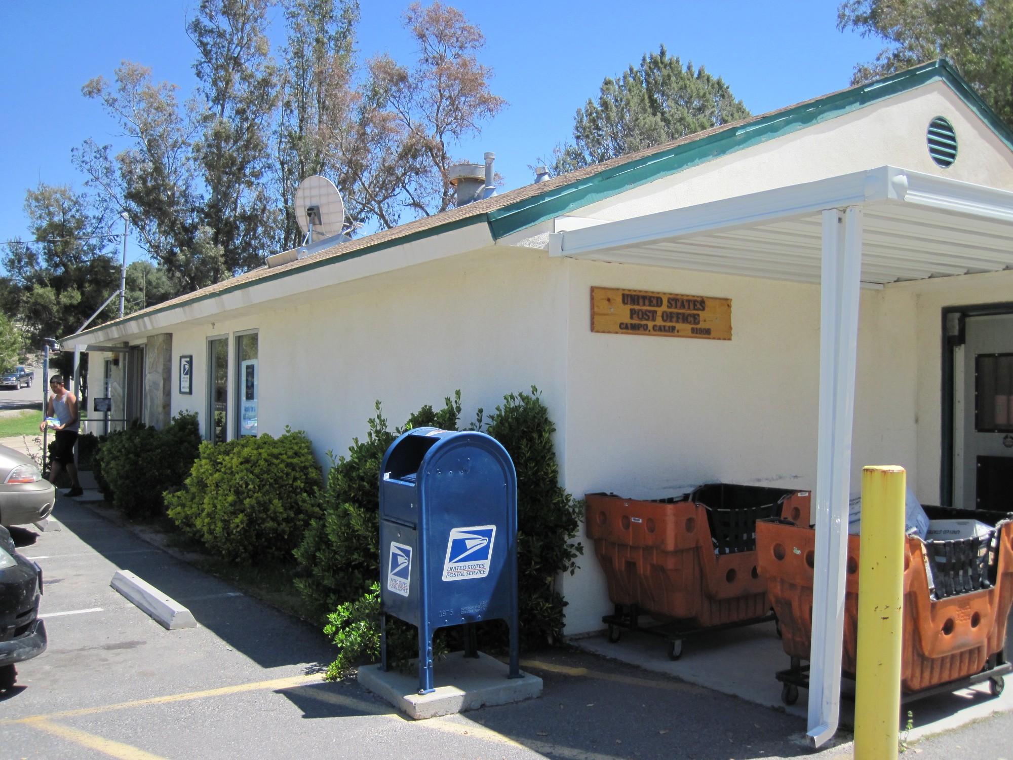 what time does the post office open in california