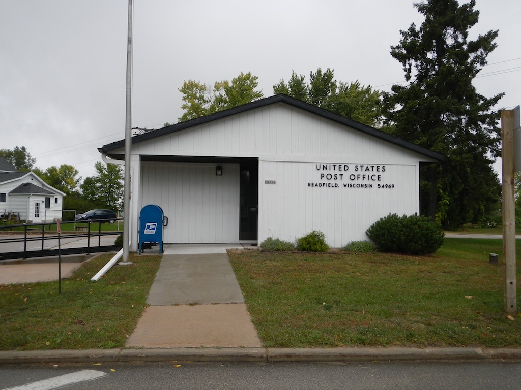 Readfield Wisconsin Post Office 54969 — Post Office Fans