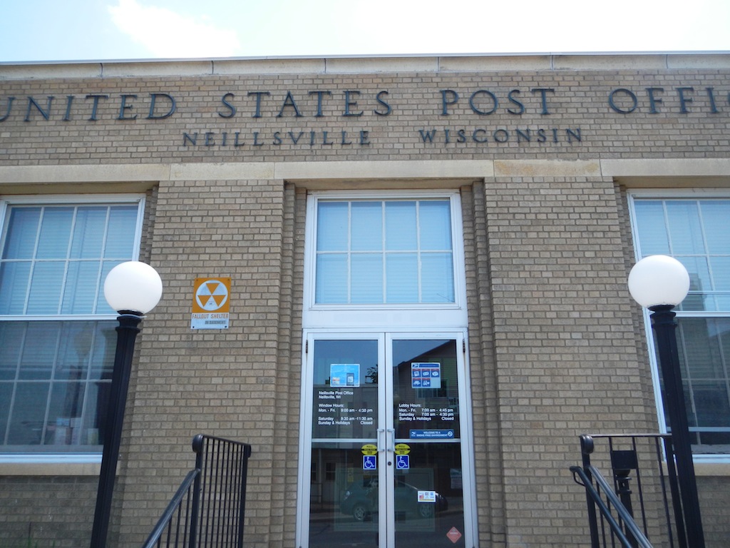 Neillsville Wisconsin Post Office 54456 — Post Office Fans