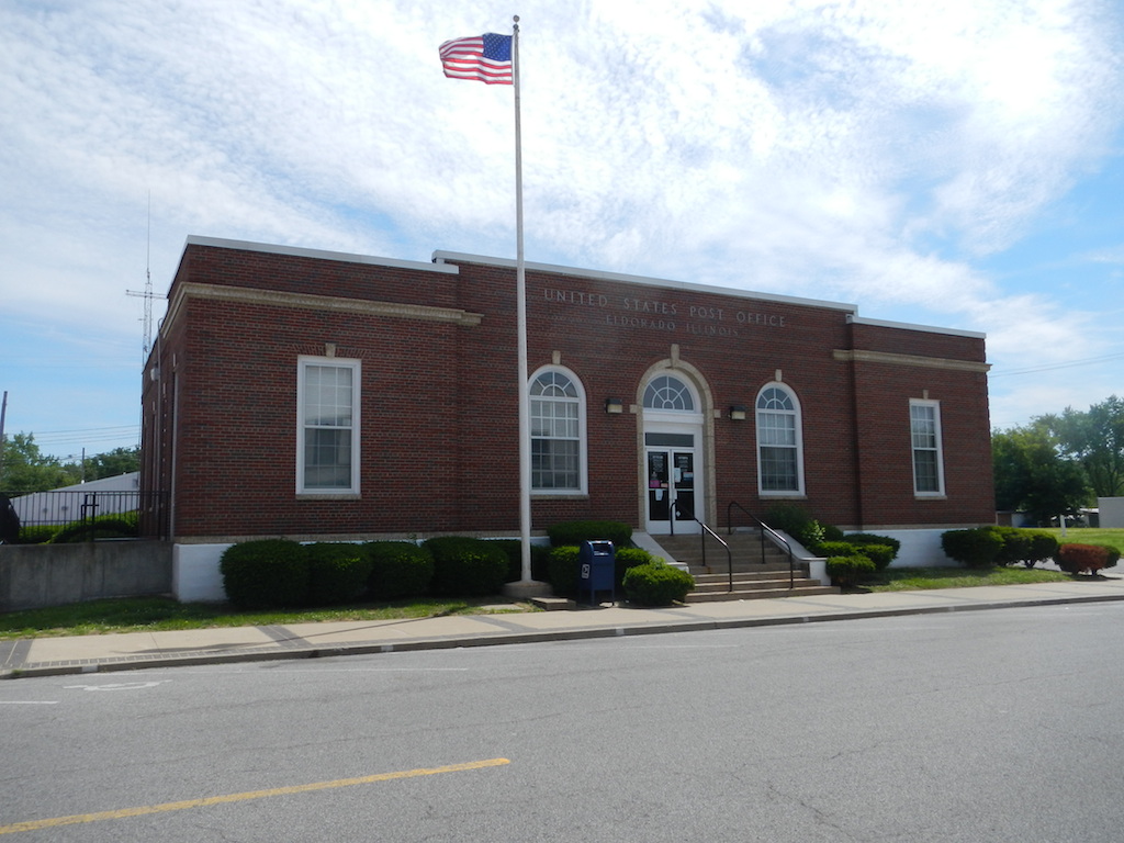 Eldorado Illinois Post Office 62930 — Post Office Fans