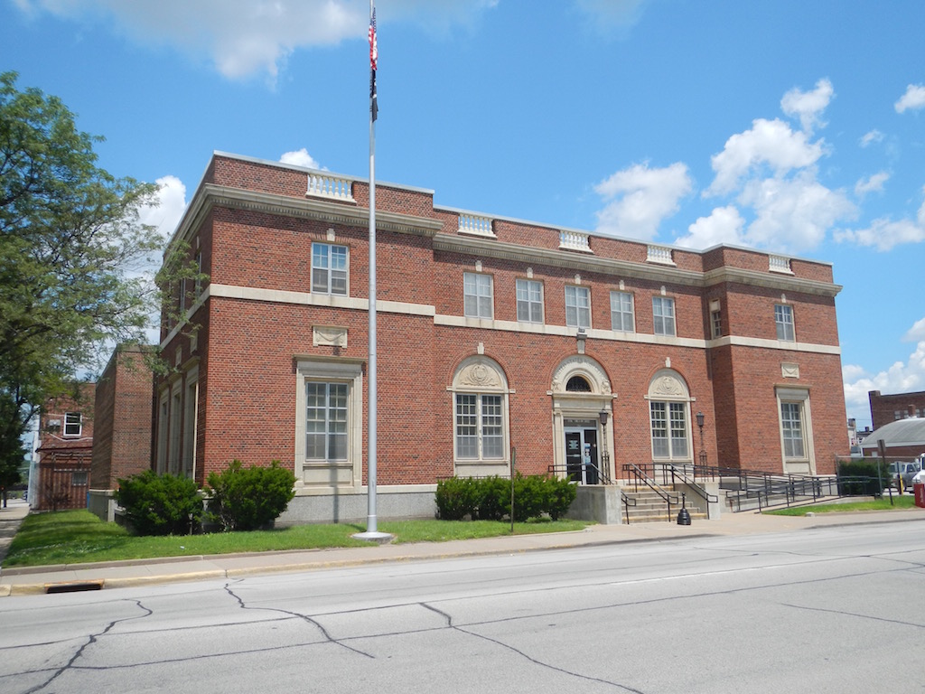 East Moline Illinois Post Office 61244 — Post Office Fans