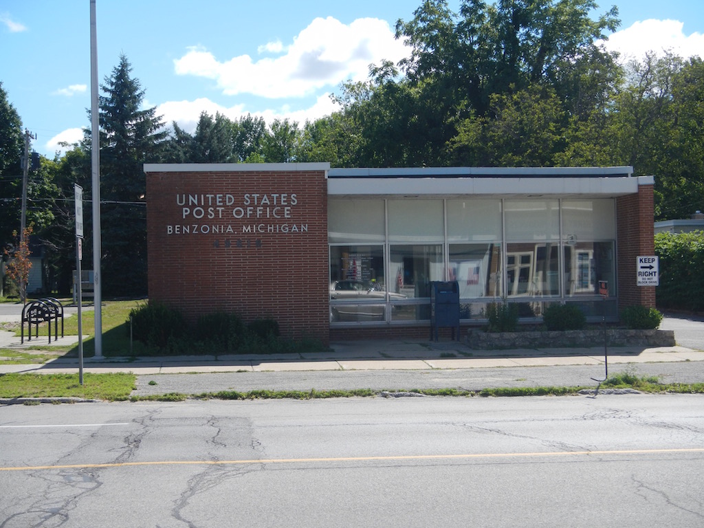 Benzonia Michigan Post Office — Post Office Fans